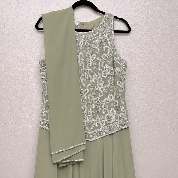 J Kara Women’s Beaded Bodice Sleeveless Chiffon Gown w/ Long Shawl/Scarf Size 10 - Picture 7 of 10